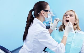 How Does Plaque Lead to Bleeding Gums?